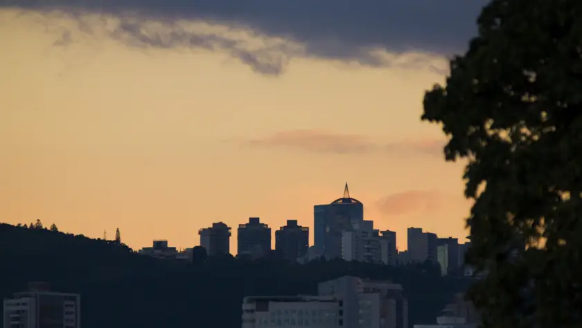 Vista da cidade de Belo Horizonte ao entardecer, região atendida pela clínica no Belvedere